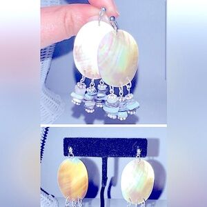 Free💰 add 1 to bundle Mother of Pearl earrings,  w stone, shell pierced
